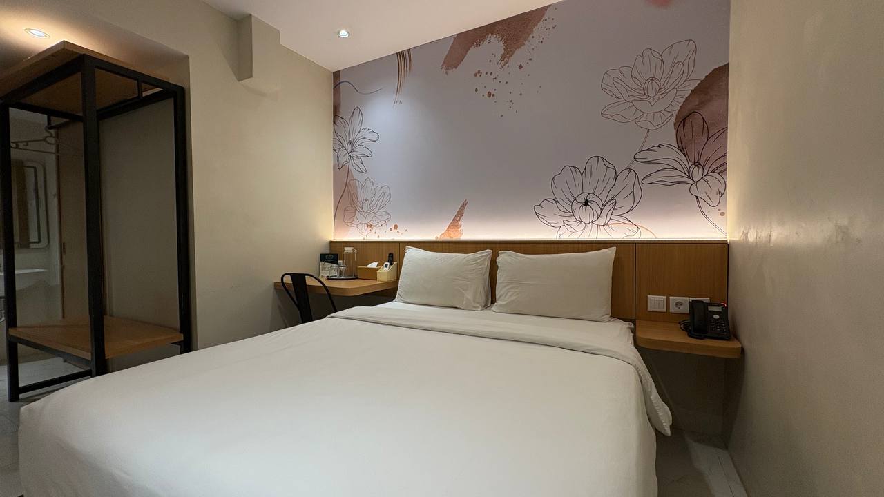 Superior Double Room Botanic Belatuk — hotel murah Samarinda terbaik